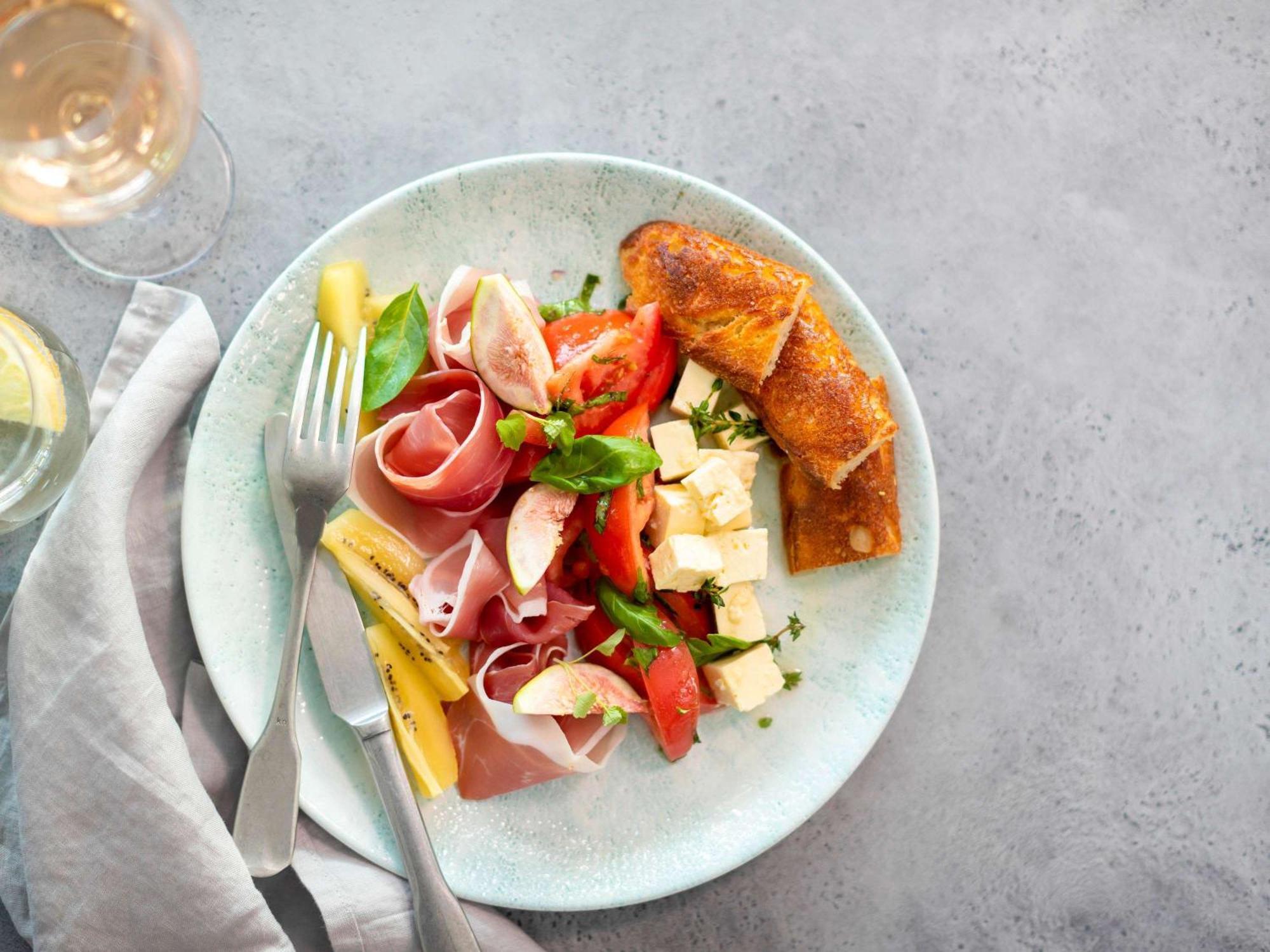 Pullman Magenta Shores Resort Entrance Esterno foto A plate of ham and cheese